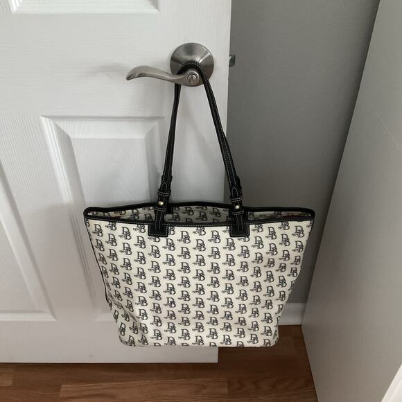 Dooney & Bourke Black & White Signature Monogram Large Shoulder Tote Bag - Picture 1 of 8